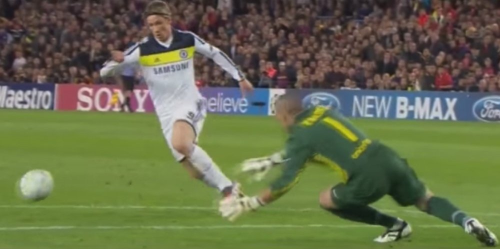 Torres eliminó al Barcelona en el minuto 92 tras superar a Valdés. Captura/Youtube