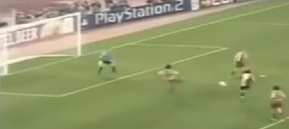 La Roma le ganó al Barça 3-0 en 2002, uno de los resultados que necesita para pasar a semis. Youtube