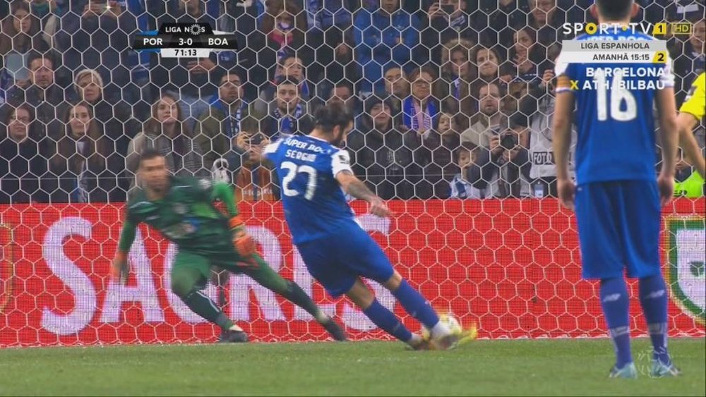 Sergio Oliveira marcó un penalti, pero el VAR se lo anuló. Captura/SporTV