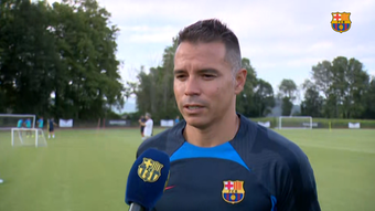 Saviola es nuevo entrenador del Juvenil del Barça. Captura/BarçaTV