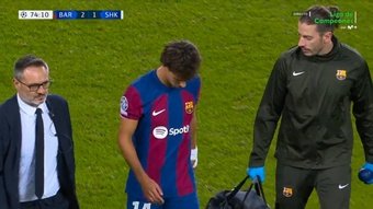 Brutte notizie per il Barcellona. Uno dei suoi migliori giocatori, Joao Félix, non è riuscito a portare a termine la partita contro lo Shakhtar Donetsk. Il portoghese ha rimediato un infortunio alla gamba destra.