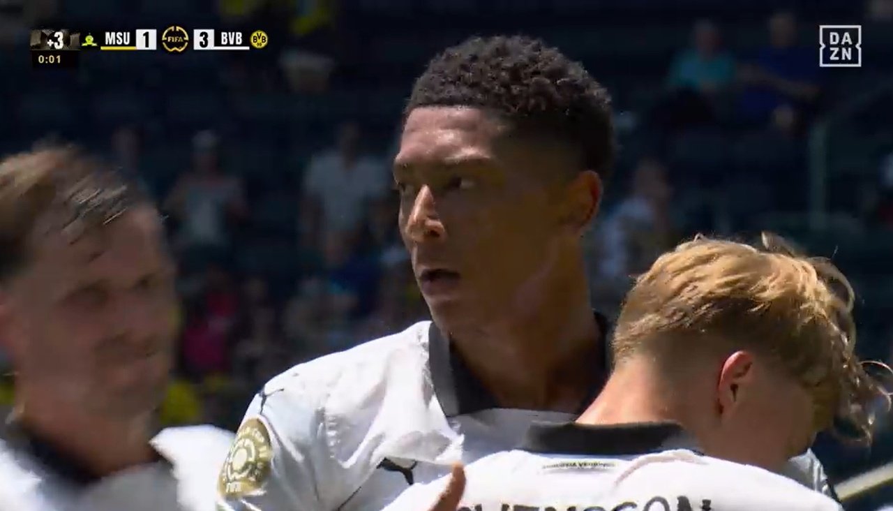 Jobe, tras los pasos de Jude: primera titularidad, primer gol con el Borussia. AFP