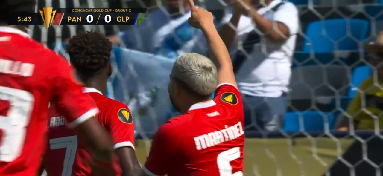 La Selección de Panamá comenzó fuerte su paso por la Copa Oro y venció a la de Guadalupe por 5-2. Con este resultado, su clasificación para los cuartos de final se acerca.
