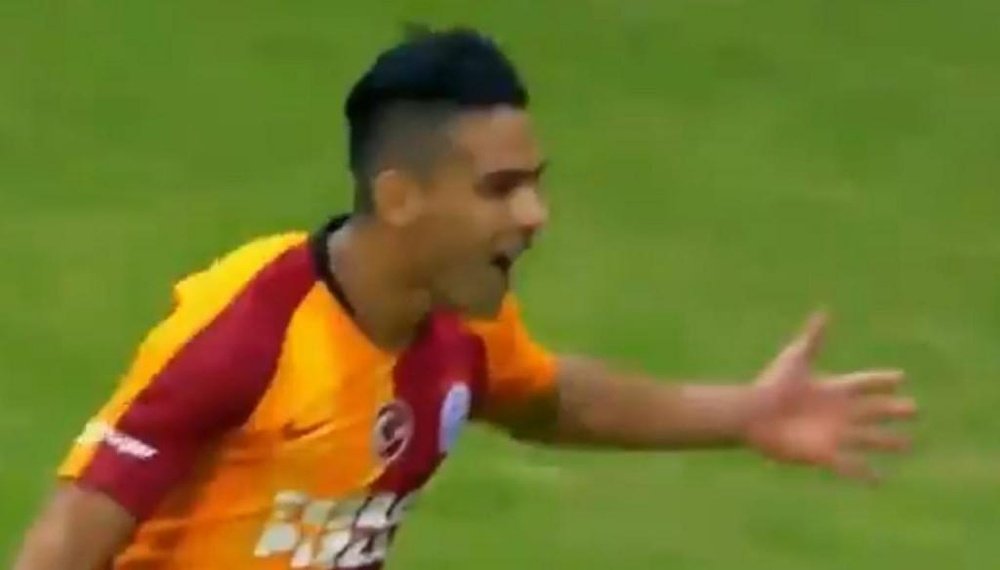 Radamel Falcao a marqué son premier but avec Galatasaray. Captura/GalaFHD