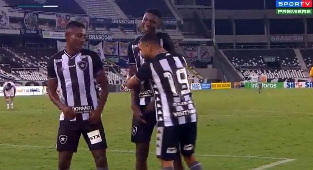 Babi da el primer paso para el sueño de Botafogo. Captura/SporTV