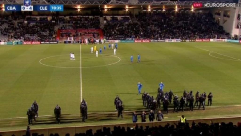 Hubo que parar un partido de la Copa de Francia. Captura/Eurosport2