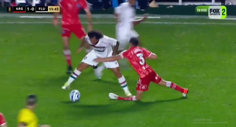Marcelo's sending-off against Argentinos Juniors was accepted by the Brazilian. Just by watching his reaction it is clear that he had no intention of provoking what he later saw: a terrible injury to Luciano Sanchez, who was stamped on by the Fluminense player on his way off a dribble.