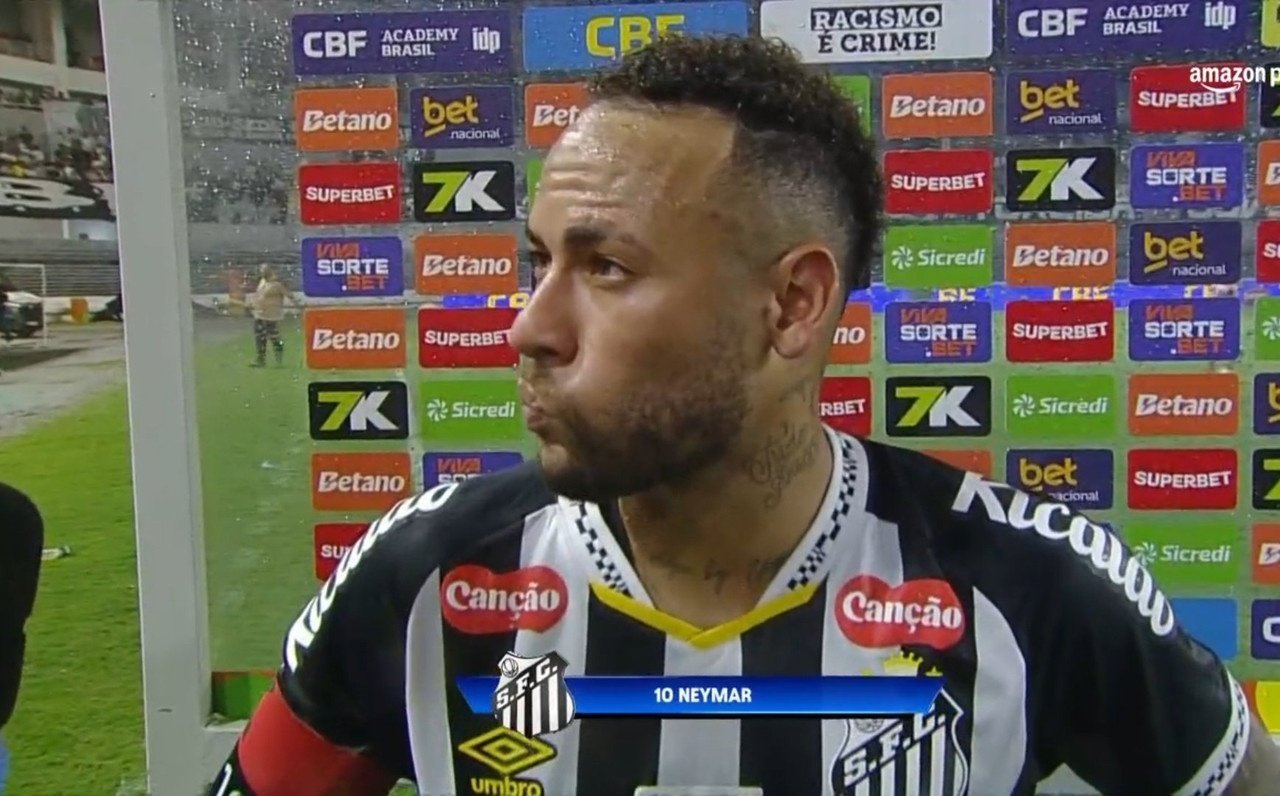 Neymar, éliminé par une équipe de Série B, laisse son renouvellement en suspens