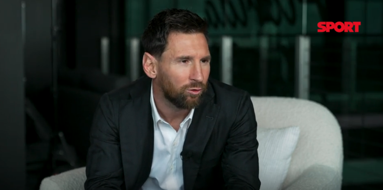 A distanza di anni dal suo addio, Lionel Messi rivela il desiderio di voler rimanere al Camp Nou e le sue aspettative disattese riguardo la partenza.