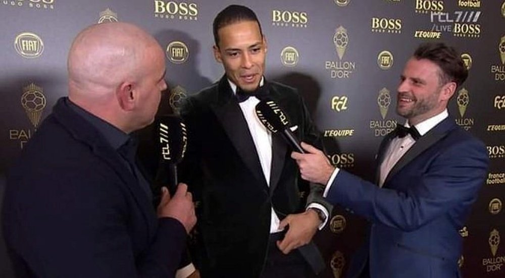 Van Dijk, throwing shade at Ronaldo. Captura/RTL