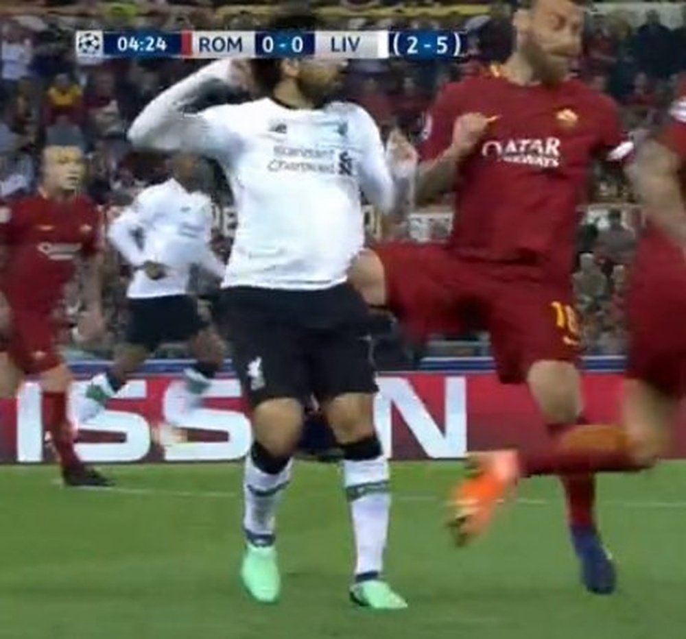 Roma dished out the rough stuff to Salah. Screenshot/beINSports