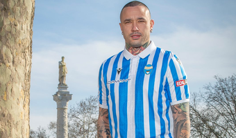 Radja Nainggolan has a new club. The former Antwerp player has joined Serie B side SPAL, where he will be reunited with former Roma teammate Daniele de Rossi.
