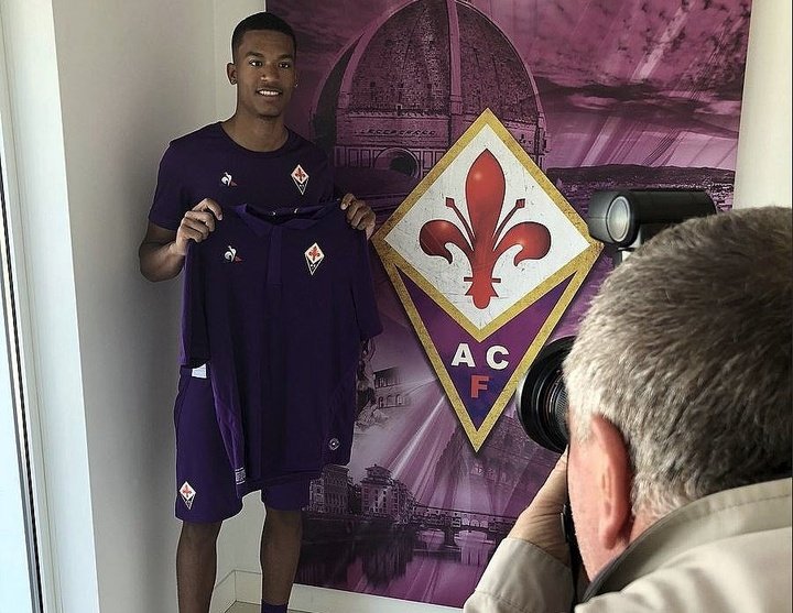 La Fiorentina anunció el fichaje de Lafont