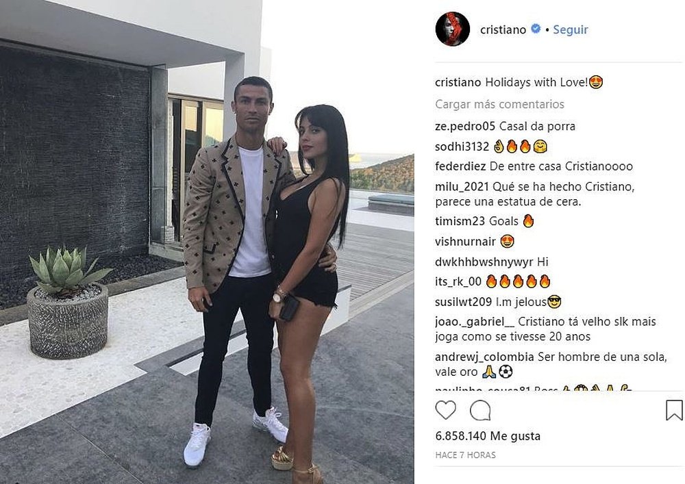Cristiano apura las vacaciones junto a su pareja