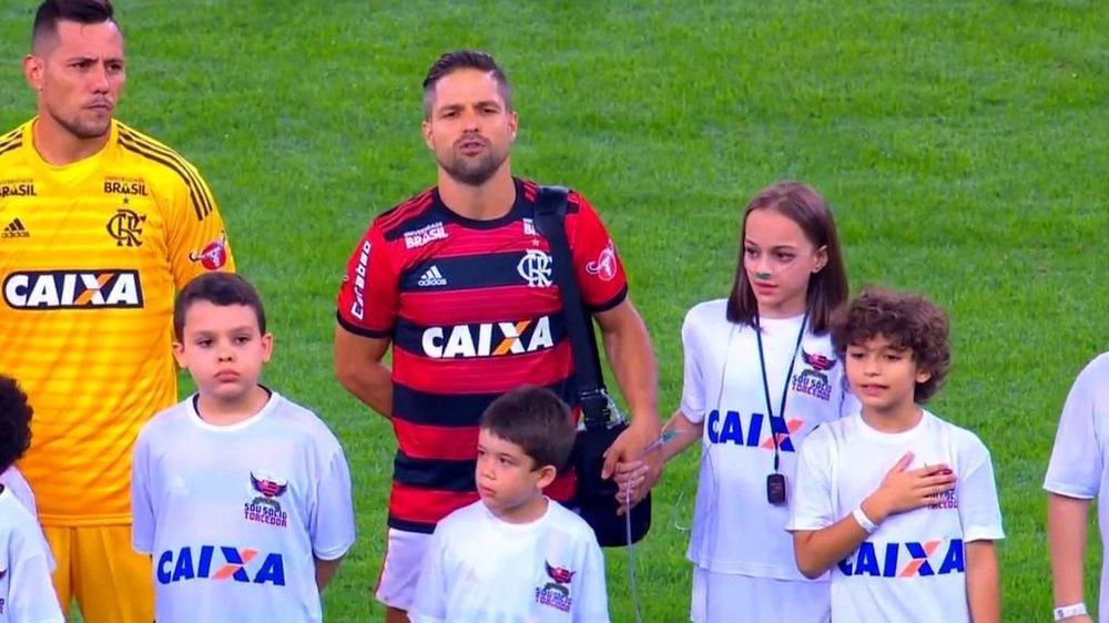 El tremendo detalle del futbolista del Flamengo. Captura/Globoesporte