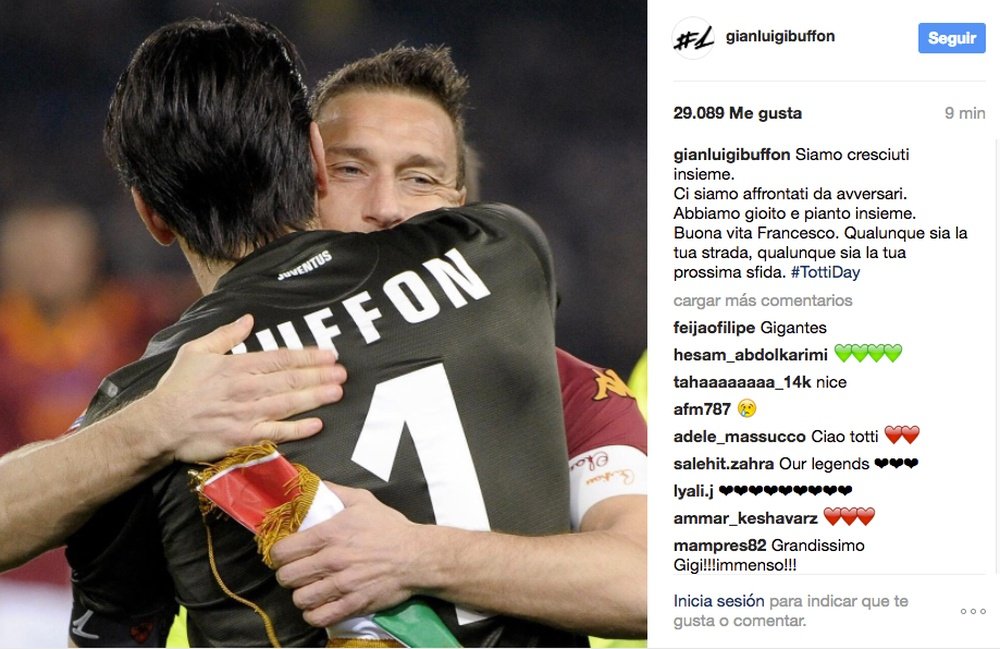 Buffon a rendu hommage à Totti. Twitter