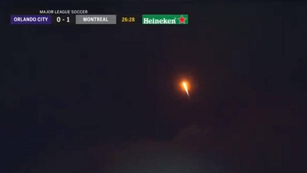 Solo podía ocurrir en EEUU: ¡un cohete despegó en medio de un partido! Twitter/MLS
