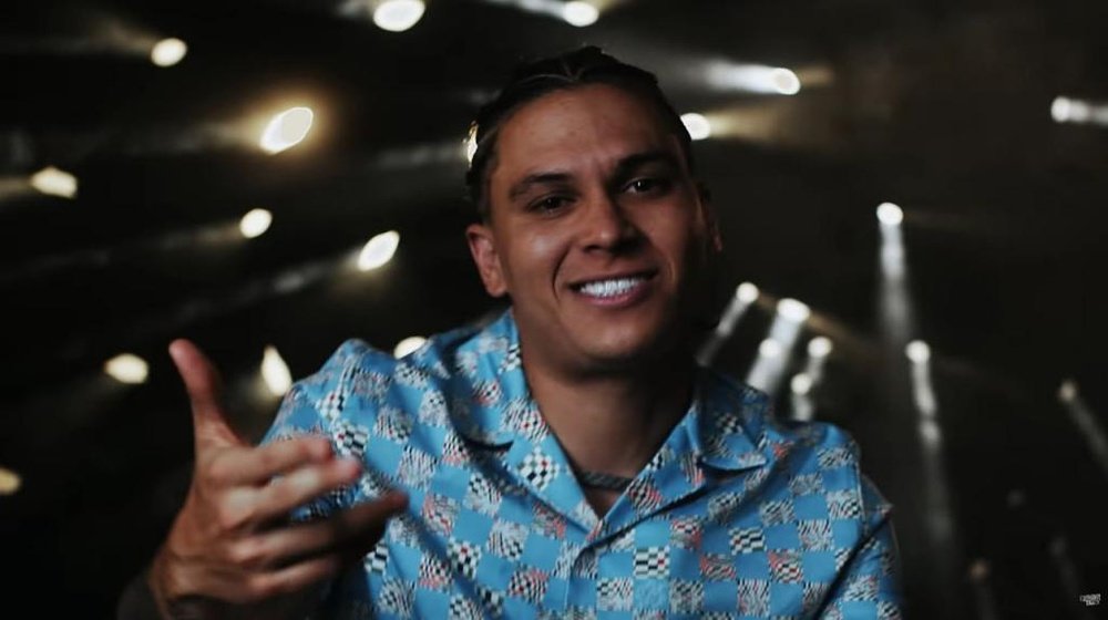 Quintero causó sensación en redes sociales con su canción de reggaetón. YouTube/ElementBlack