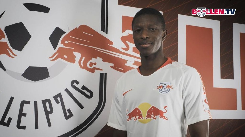 Haidara firma hasta 2023. Twitter/DieRotenBullen