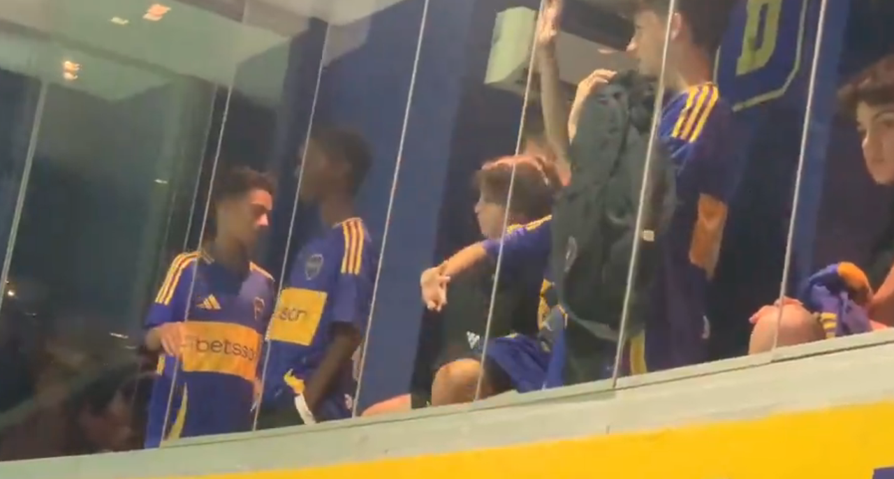 Boca Juniors defeated Gimnasia at La Bombonera, although much of the press attention was in the VIP box. Messi's son Thiago and Benja Suarez were part of the Inter Miami youth team that was invited to watch the match.