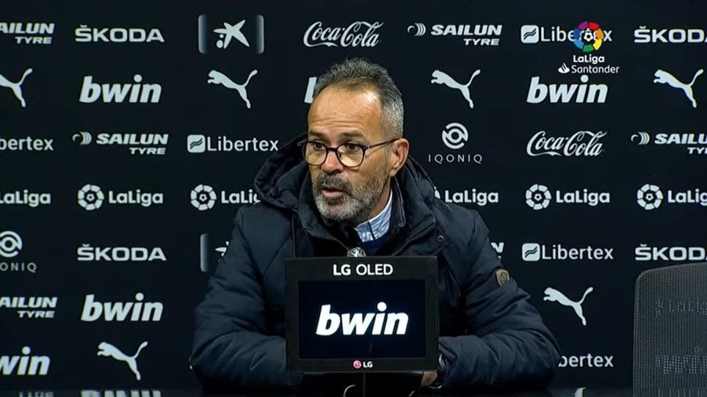 Cervera, crítico pese al punto: 