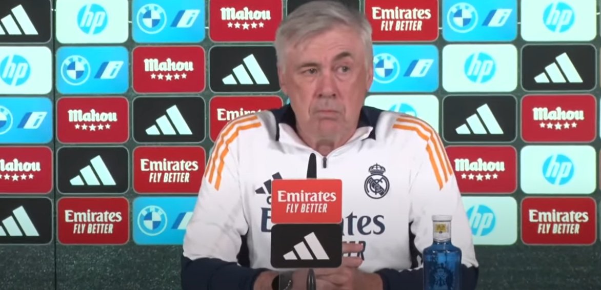 Carlo Ancelotti complimente son équipe après la remontada face à Las Palmas. Capture/RealMadridTV