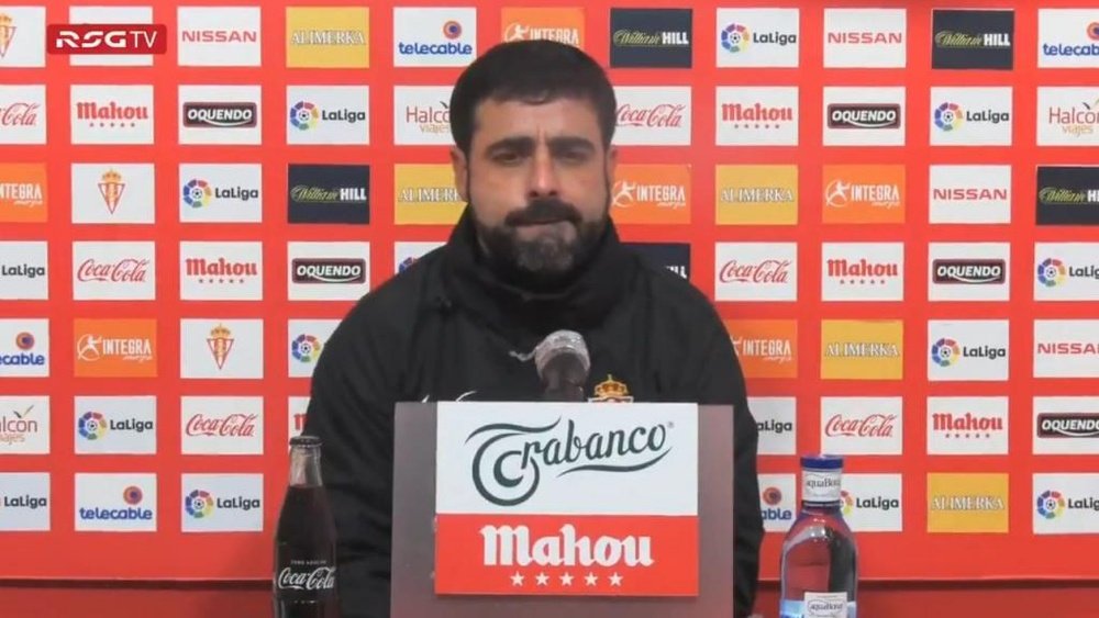 David Gallego no se fía del humilde Amorebieta. Captura/RealSporting