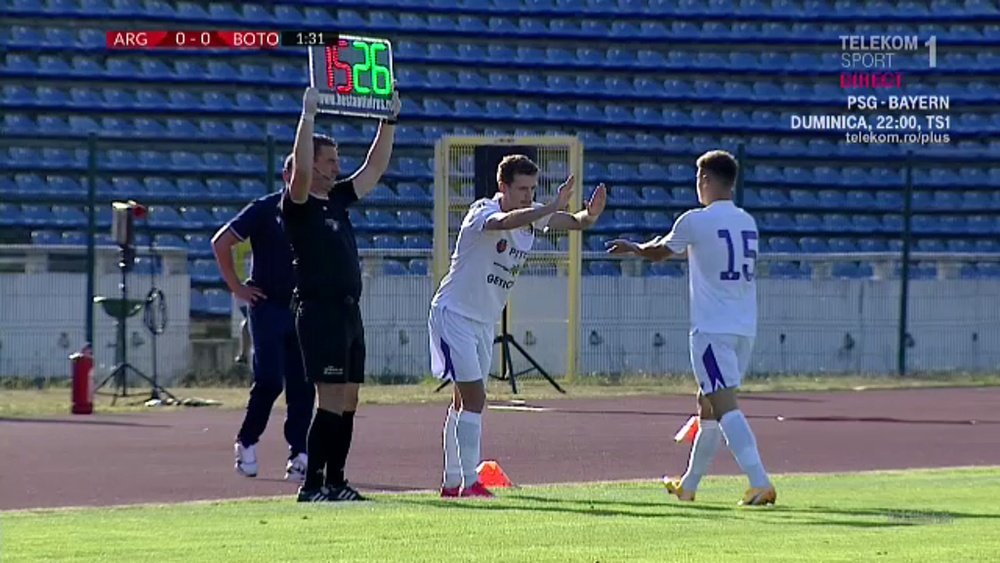 El reglamento del fútbol rumano, en jaque. Captura/TelekomSport