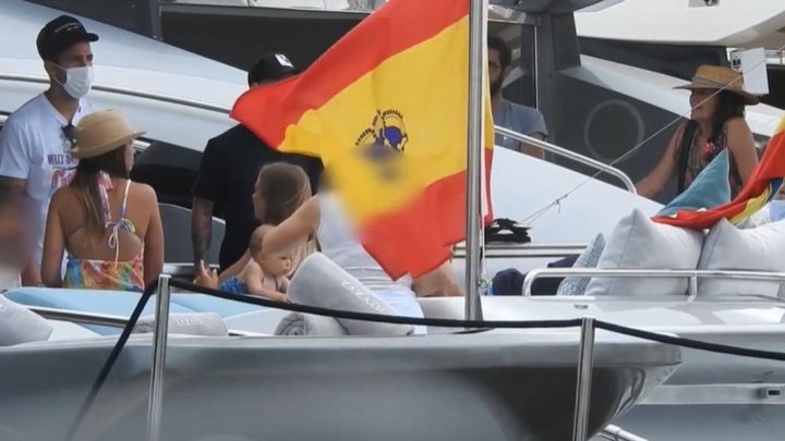Messi, Suárez e Cesc curtem as férias em Ibiza