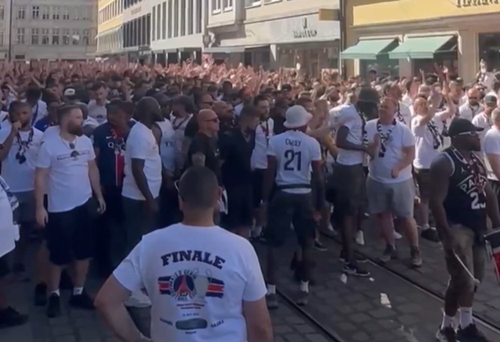 Los aficionados del PSG, ilusionados en Múnich. Captura/Xparisnolimit