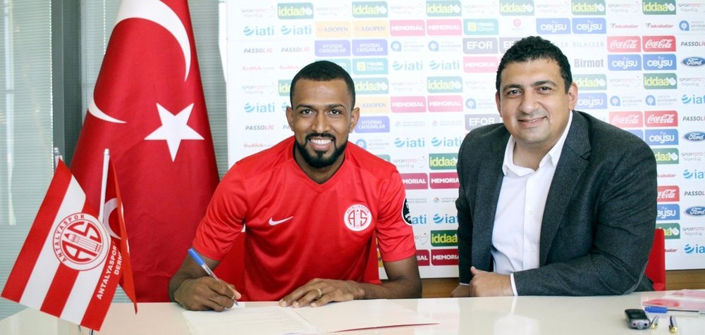 El centrocampista brasileño firma para las próximas tres temporadas. Antalyaspor