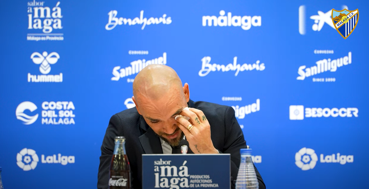 Manolo Gaspar se despidió entre lágrimas del Málaga. Captura/MalagaCF