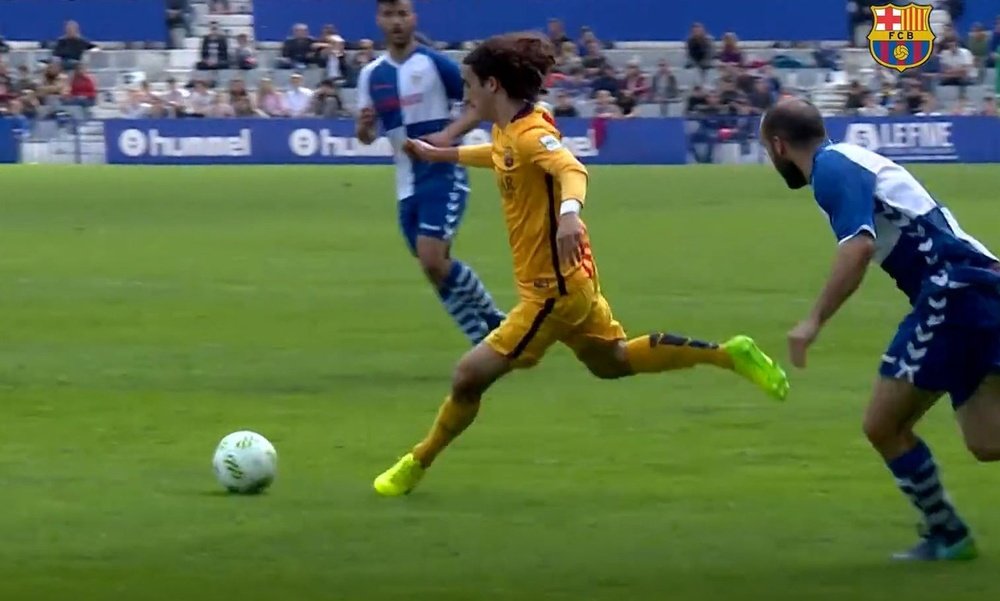 Cucurella recordó sus inicios en el Barça. Captura/FCBarcelona