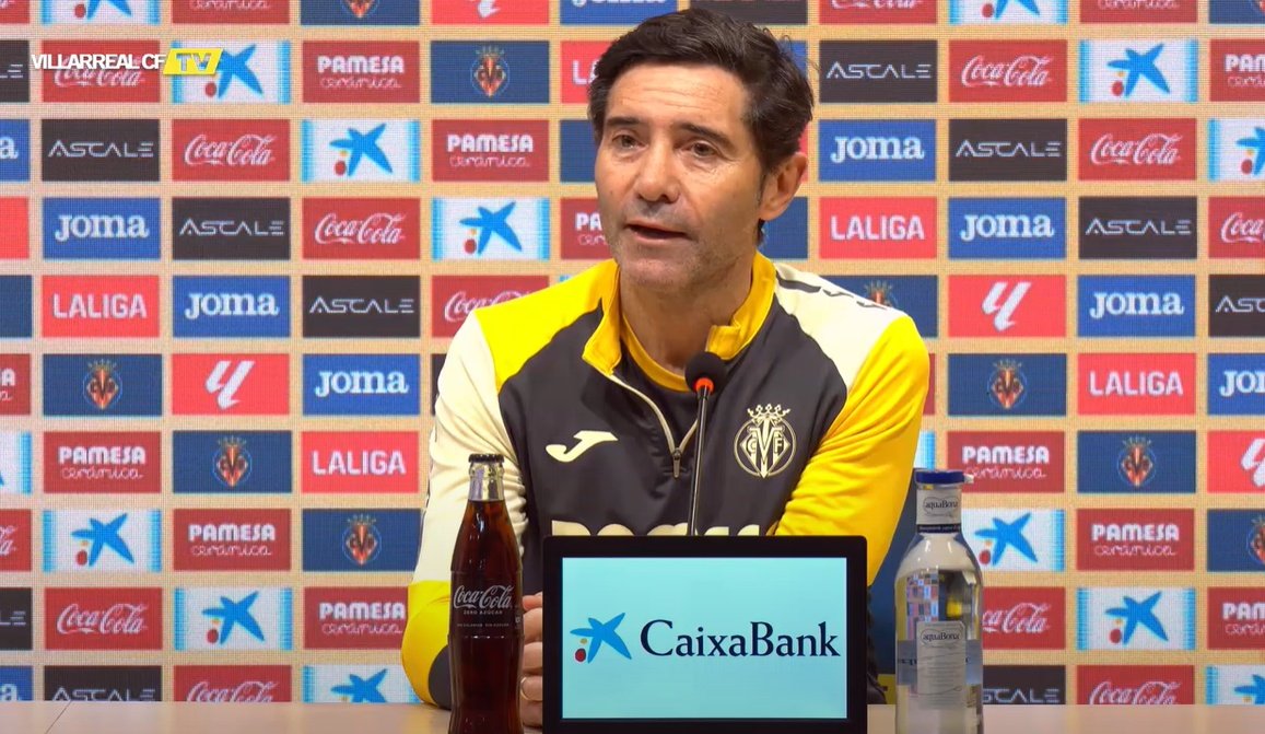 Marcelino García Toral celebró la continuidad de Álex Baena. Captura/VillarrealCFTV