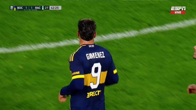 Boca Juniors y Racing Club empataron a uno en La Bombonera en un sábado que también dejó el reparto de puntos, aunque sin goles, del Independiente-River Plate en un día de clásicos cruzados.
