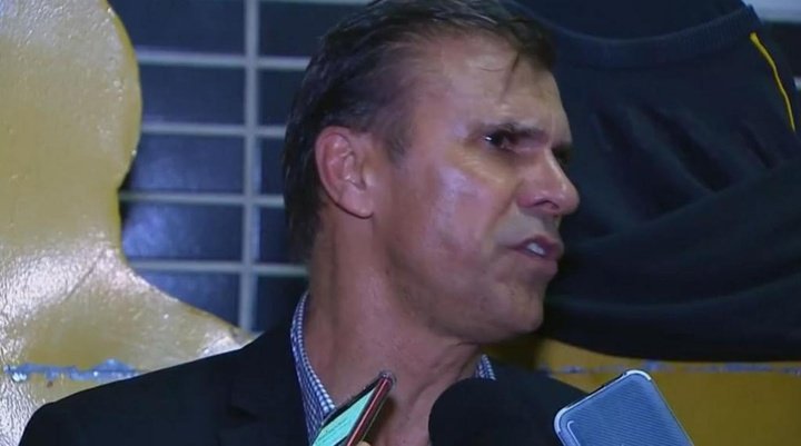 Milton Mendes renunció a Sao Bento tras ser acusado de presunta violación