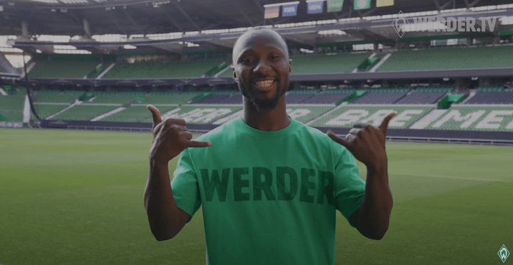 O Werder Bremen suspende e afasta Keïta por se recusar a subir no ônibus