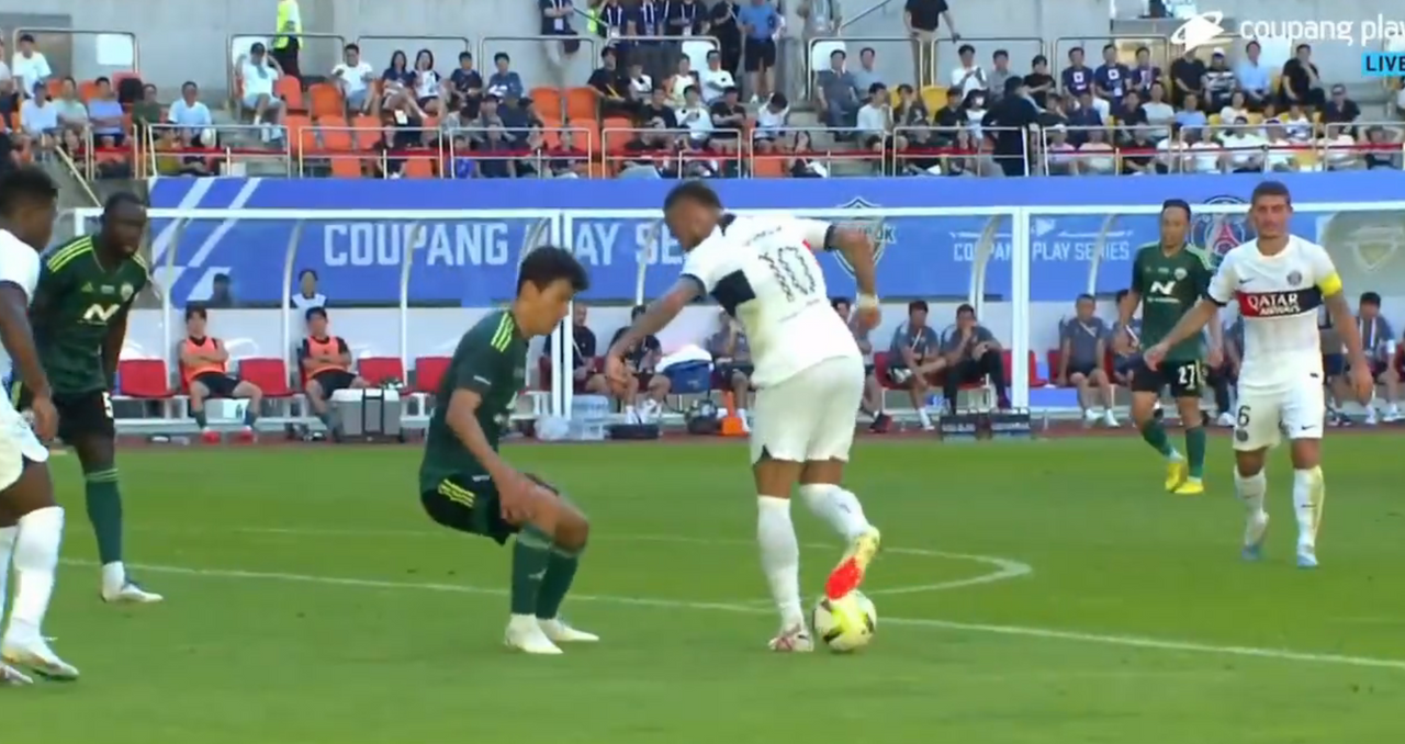 Neymar Makes Jeonbuk's Defence Dance With Stunning Goal As PSG Beat Jeonbuk