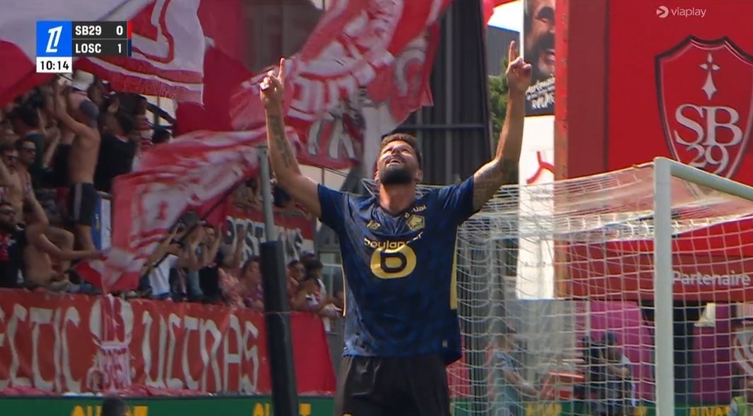 Tredici anni dopo l'ultima volta, Olivier Giroud è tornato a segnare in Ligue 1. Al debutto con il Lille, l'attaccante 38enne ha ritrovato subito il gol, iniziando nel migliore dei modi la sua nuova avventura in Francia.