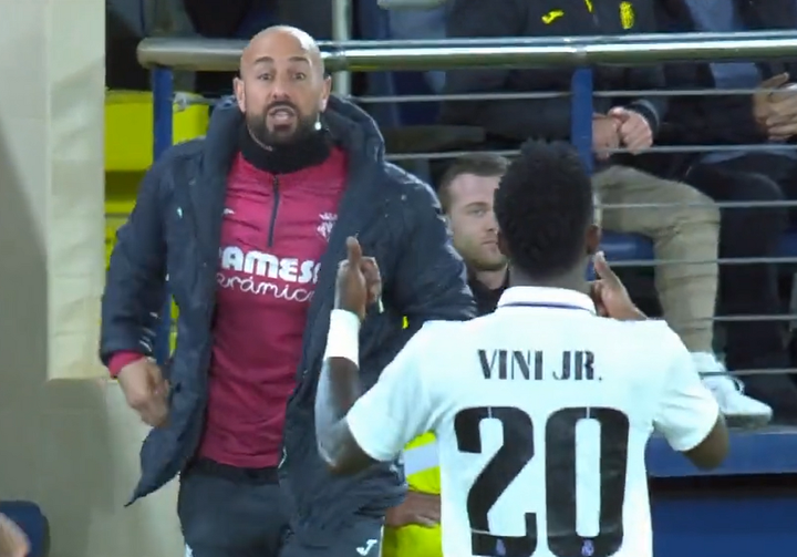Pepe Reina se peleó con Vinicius y recibió un 'palito' del Madrid