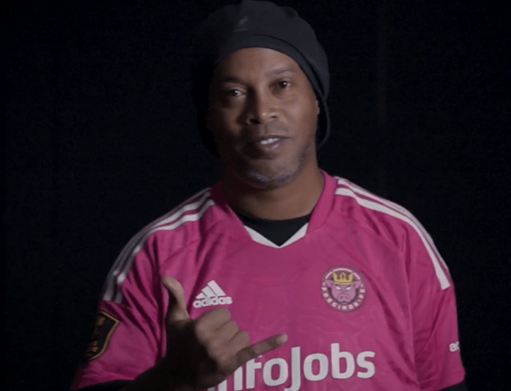 Bombshell in the Kings League: Ronaldinho joins