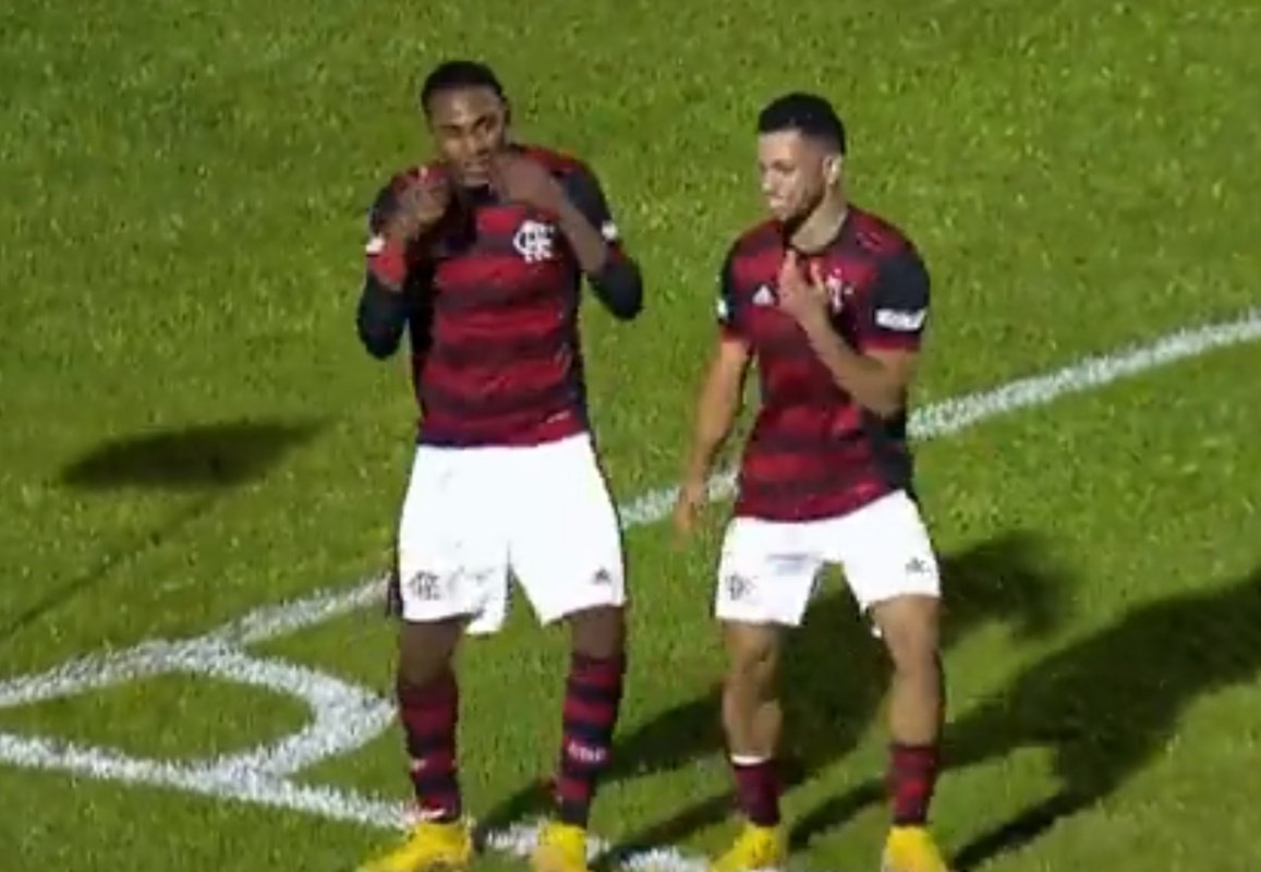 Lorran Lucas (izquierda) convirtió dos goles en la Copinha 2023. Captura/SportTV