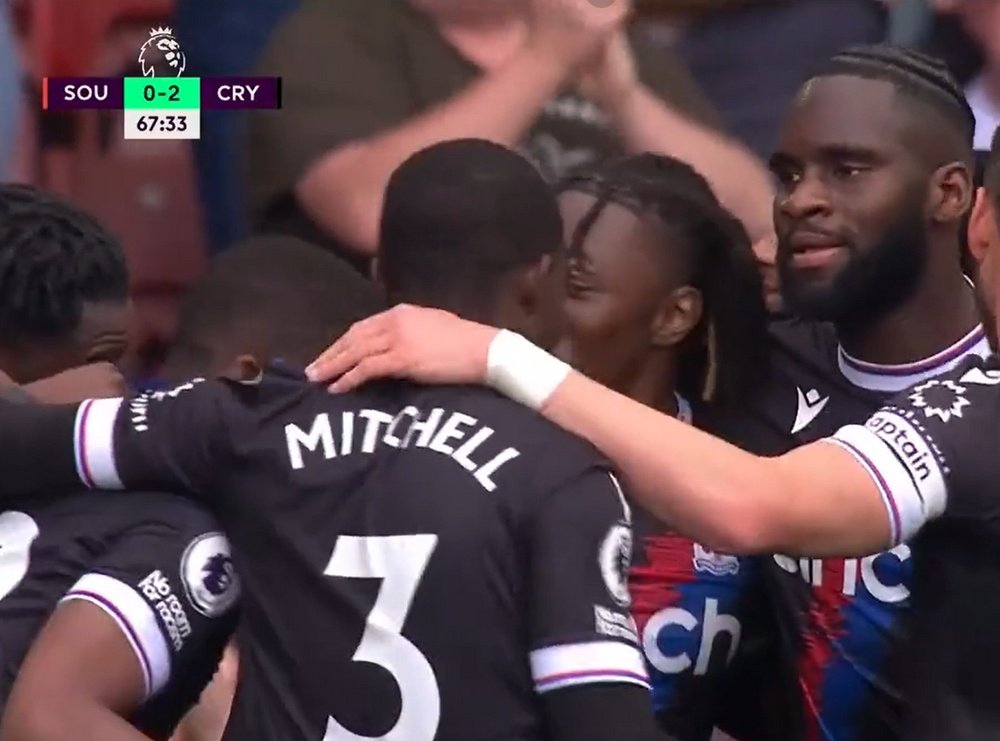 El Crystal Palace se alejó de la zona de descenso. Captura/DAZN