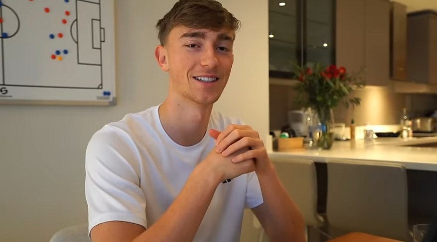 Huijsen will never forget the call he received from Jose Mourinho. YouTube/RodrigoFaez