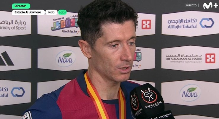 Robert Lewandowski, feliz por conquistar la Supercopa de España 2025. Captura/Movistar+