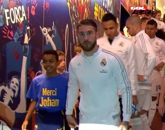 Lamine Yamal saltó al Camp Nou junto a Sergio Ramos en un 'Clásico'. Captura/GolPlay