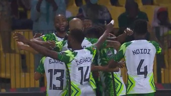 Nigeria confirmó su pleno de victorias. Captura/beINSports