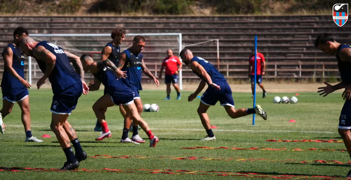 La falta de aval impide el estreno de los fichajes del Catania