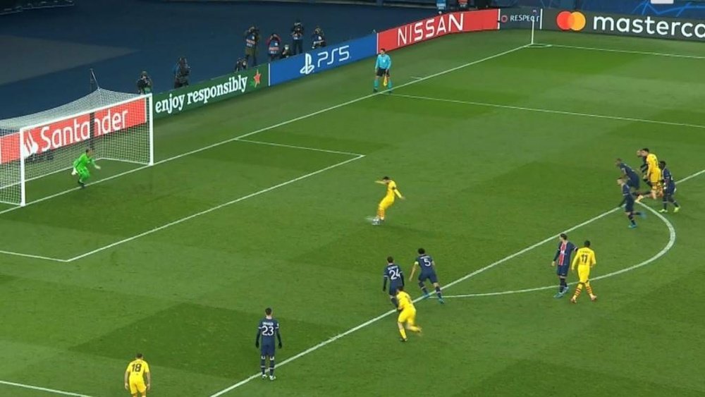 Messi's penalty should have been retaken. Screenshot/MovistarLigadeCampeones