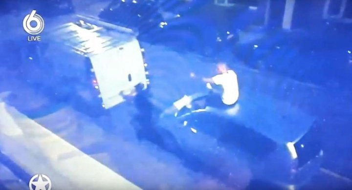Sneijder, arrêté après avoir dansé ivre sur une voiture